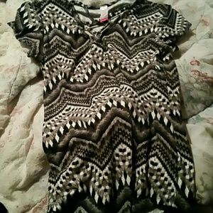Stretchy patterned blouse